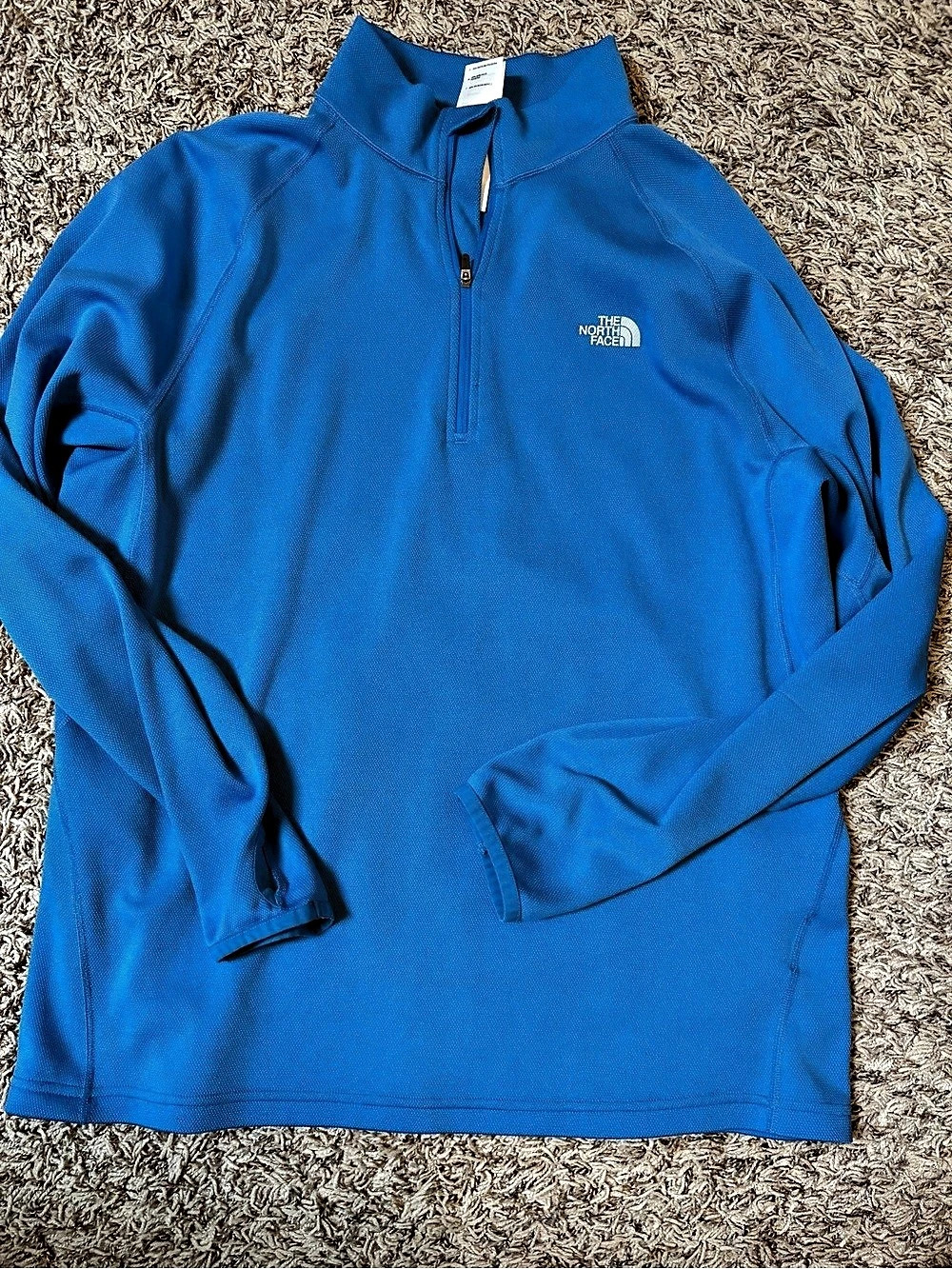 Men’s Large North Face Pullover. Pet and smoke free home.